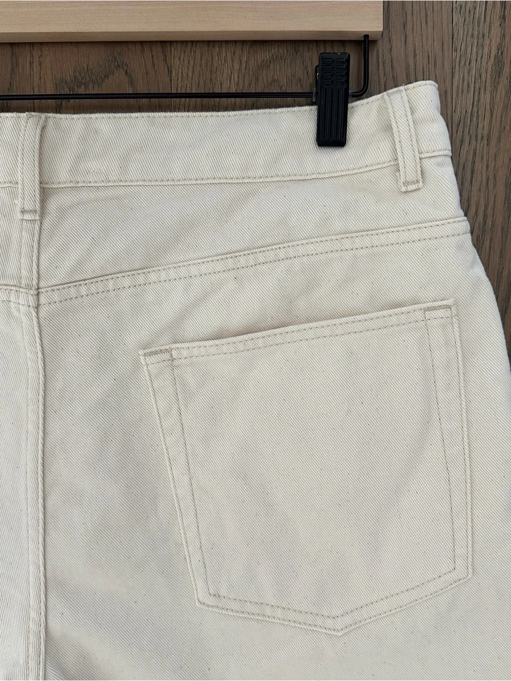 Róhe Shorts Baggy Fit Raw Hem Denim Bermuda Shorts Ecru Cream FR 42 / US 10